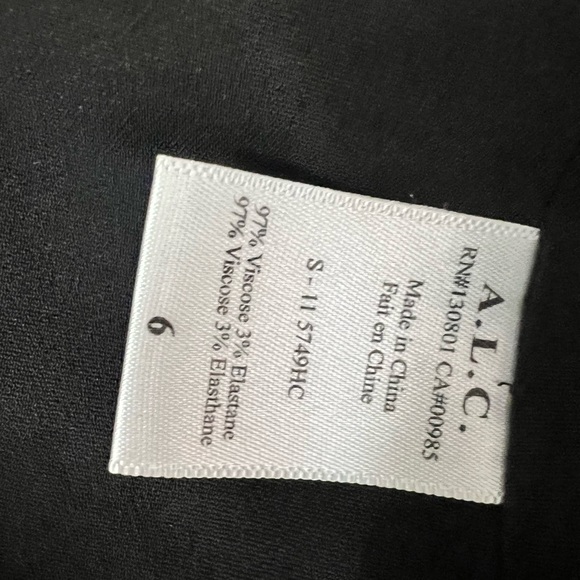 ALC zip front crop top size 6 - Picture 5 of 7